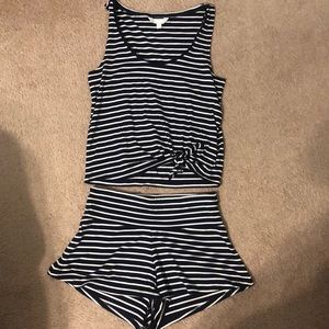 New BB Dakota white and navy striped matching set